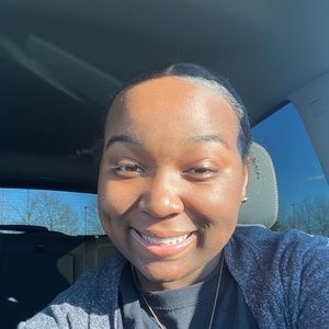 Meet your Posher, Evelyn